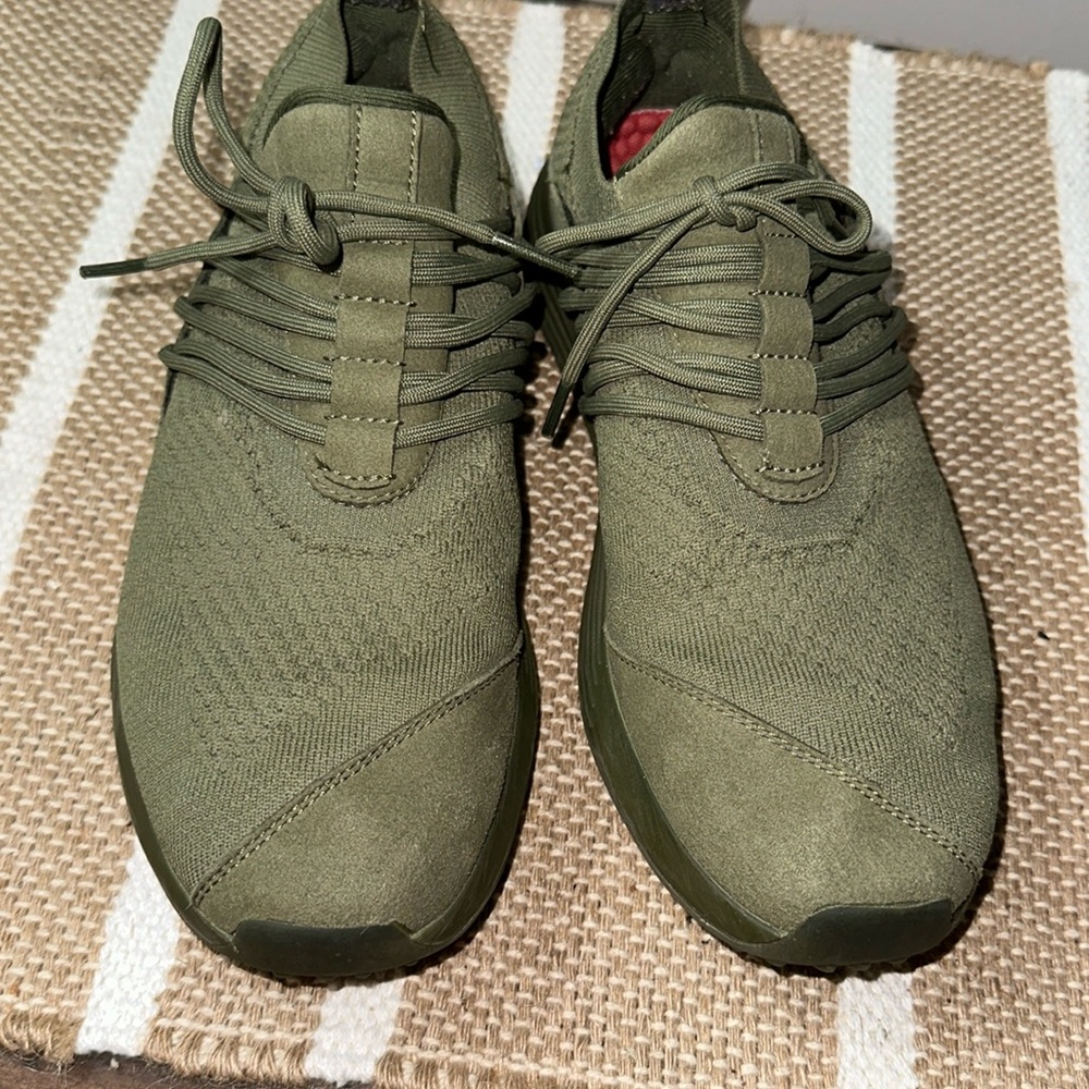 Lane Eight sneakers